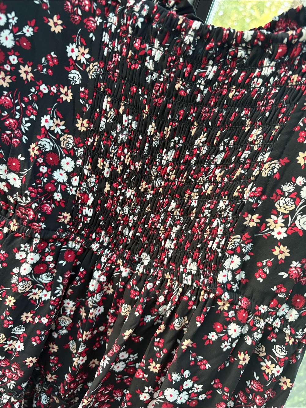 Floral Puff-Sleeve Tiered Mini Dress in Black and Red - Picture 6 of 6